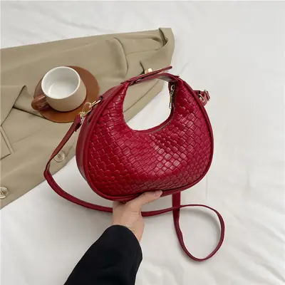 2024 Crescent Bag for Women Retro Shoulder Crossbody