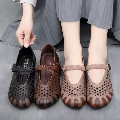 Women's Hollow Leather Flat Sandals Summer 2022 Brown