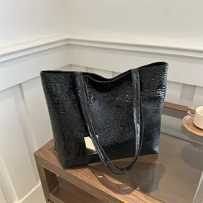 Large Capacity Crocodile Pattern Women's Bag
