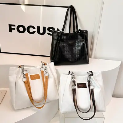 Large Capacity Women's Textured Shoulder Bag 2024