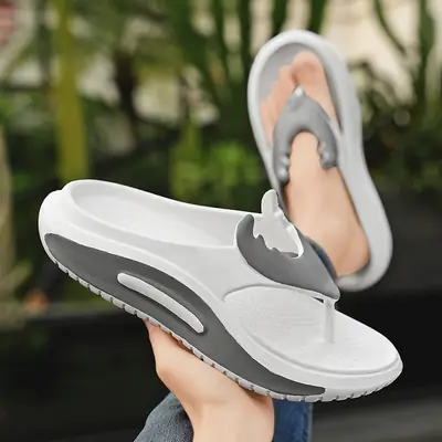 Flip-Flops Men's New Summer Outer Wear Non-Slip Soft-Soled Flip-Flops Outdoor Casual Fashion Beach Slippers