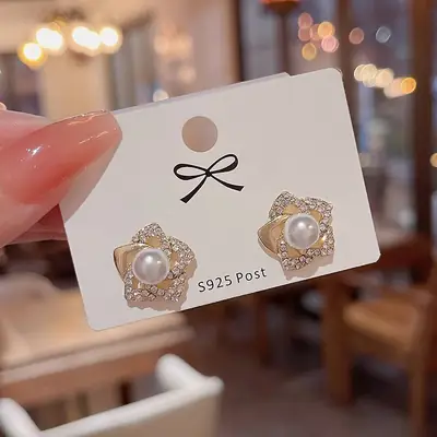 Pearl Flower Earrings for Women Light Luxury High End Design