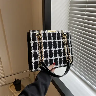 Black Chain Shoulder Bag for Women 2026