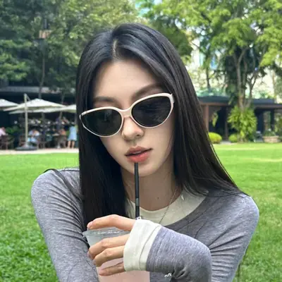 New Fashion Cat-Eye Sunglasses with Sun Protection