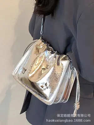 Black Korean Style Pleated Bucket Bag for Women