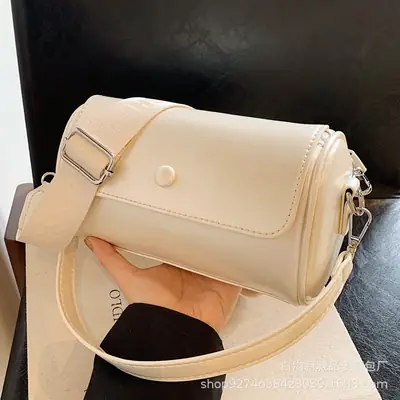 Women French Niche Crossbody Bag Cream Gold 2026
