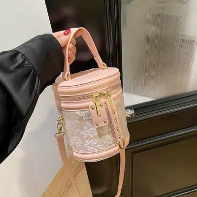 Pink Embroidered Women's Shoulder Bag 2024