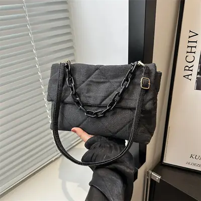 Women's Black Quilted Chain Shoulder Bag 2024