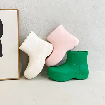 Internet Celebrity's Same Style Rain Boots, New Short Boots, Lightweight Thick-Soled Rubber Shoes for Students in Rainy Days, Waterproof, Non-Slip, Wear-Resistant Outdoor Water Shoes