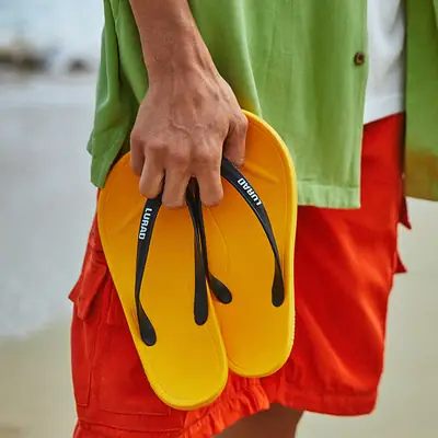 Fashionable Soft-Soled Non-Slip Flip-Flops for Men, Trendy Style, Wear-Resistant, Summer Casual Outdoor Wear, Young Men's Flip-Flops, Beach Slippers