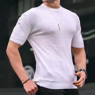 Men Green Checkered Round Neck T-Shirt Small