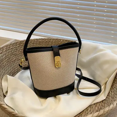 Korean-style Crossbody Bag Women's Beige Black Zipper Buckle