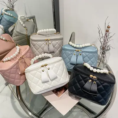Women's Diamond Embroidered Pearl Cosmetic Bag 2024