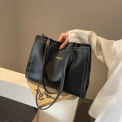 Black Large Capacity Women's Shoulder Bag 2024