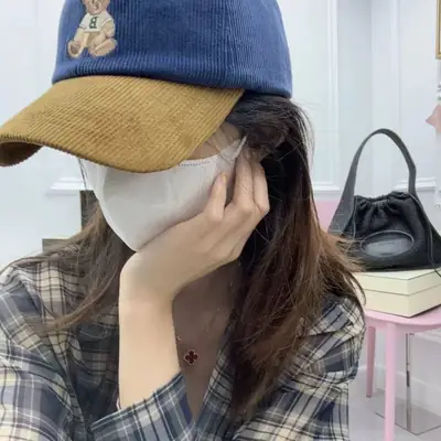 Japanese Style Cartoon Bear Cap for Women Beige Spring Autumn