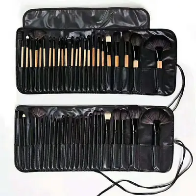 24 Piece Makeup Brush Set for Beginners