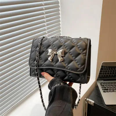Black Women's Chain Bow Shoulder Bag 2024
