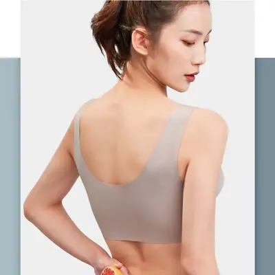 Black Seamless Sports Bra with Breast Pad