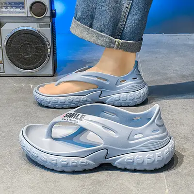 Cross-border flip-flops men's shoes summer wear non-slip wear-resistant tire bottom sandals sports driving Vietnam beach sandals