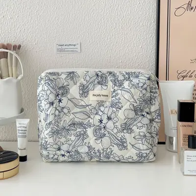 Women's Portable Large Capacity Flower Cosmetic Storage Bag
