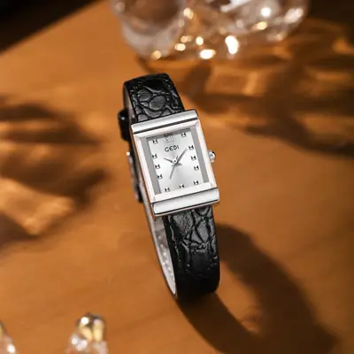 Gold Vintage Square Plate Women's Pebble Strap Quartz Watch