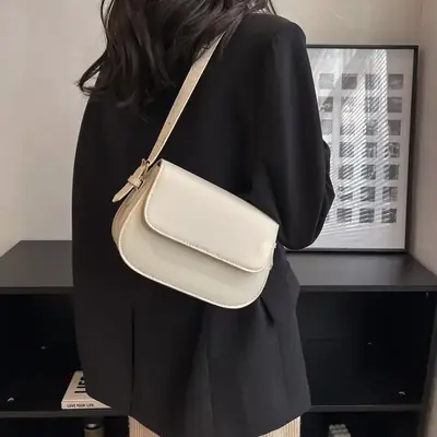 Korean Style PU Leather Messenger Bag for Women