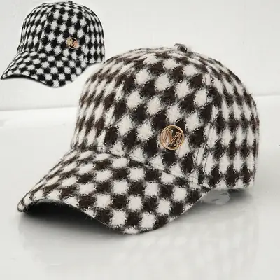 Men Winter Checkered Cap Black White Metal Logo