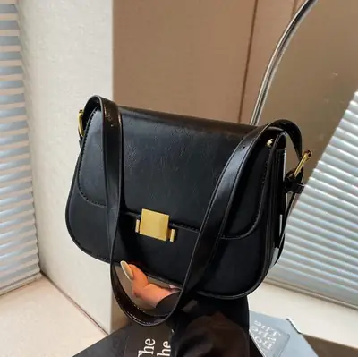 Black Croc Texture Shoulder Bag for Women 2024