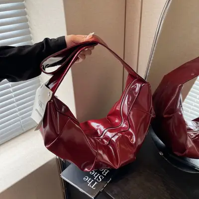 2025 Winter New Horn Bag Women Large Capacity Shiny