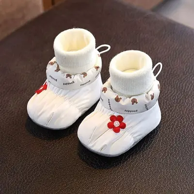 Baby shoes autumn and winter 3-6-12 newborn pre-step shoes baby soft-soled cloth shoes handmade spring and autumn do not fall off
