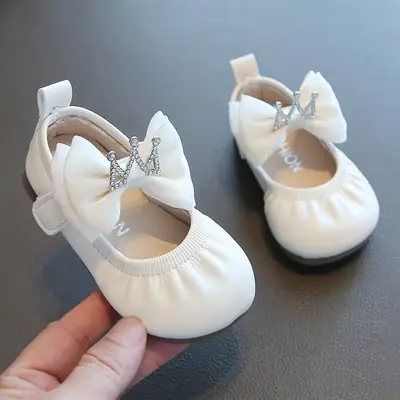 One and a half years old female baby shoes baby soft soled toddler shoes women's baby one-year-old single shoes small leather shoes girls princess shoes