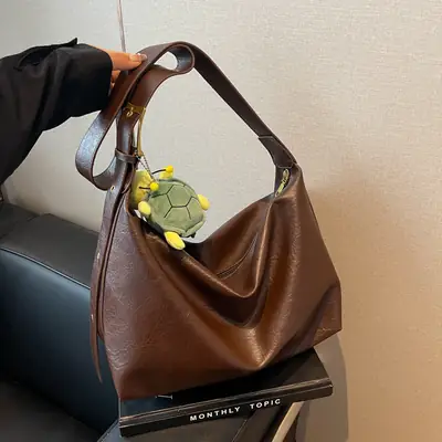 Black Korean Retro Shoulder Bag for Women 2025