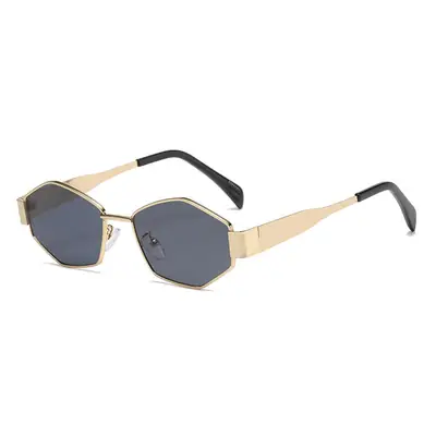 Women Retro Sunglasses with Diamond Frame & Photo-Taking Design