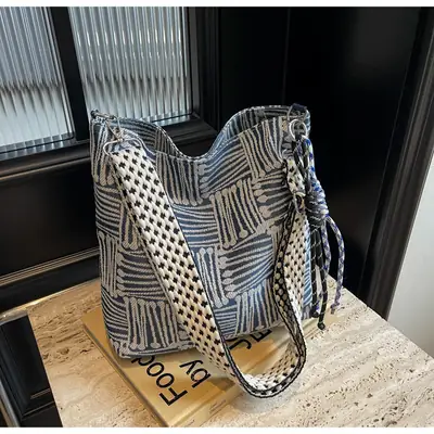 Women's Large Capacity Striped Canvas Shoulder Crossbody Bag