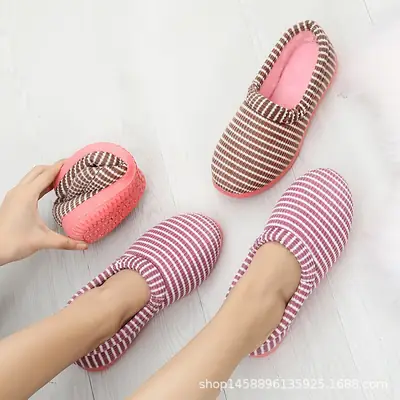 2026 Winter Cotton Slippers for Women, Old Beijing Style Cloth Shoes, Indoor Heel-Covered Plush Home Non-Slip Fleece-Lined Warm Thick-Soled Shoes