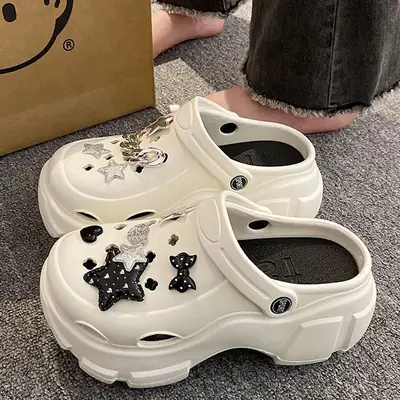 Women's Beige Star Decorated Beach Sandals