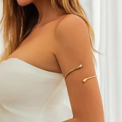 Niche European and American style ladies arm ring personality opening adjustable high-end design bracelet Joker jewelry wholesale