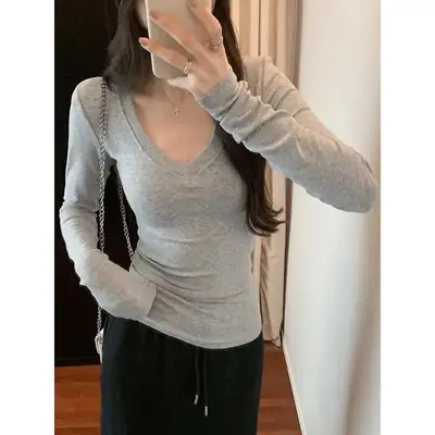 Sweet and Hot Early Autumn Threaded V-neck Slim-fit Slimming Inner T-shirt Women's 2024 New All-match Elegant Design Top