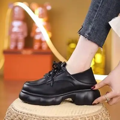 Black Leather Lace-Up Women's Shoes with Thick Sole