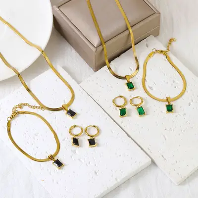 Gold Square Green Diamond Earrings Set