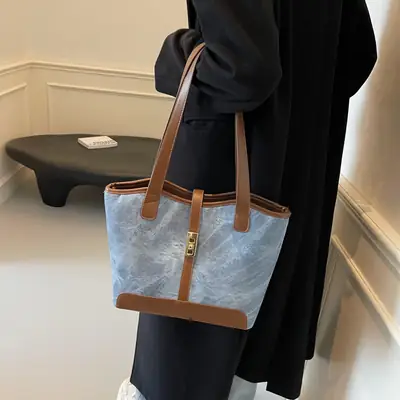 2025 Western Handheld Tote Bag Grey Black