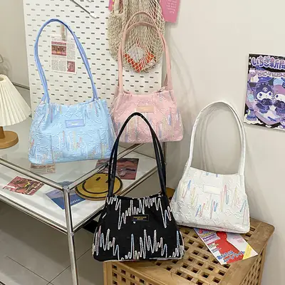 Women's Large Capacity Embroidered Shoulder Bag