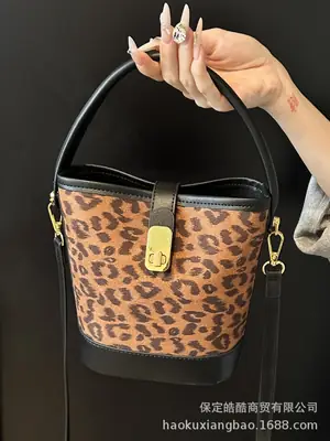 Retro Leopard Print Hand Bag Women 2024