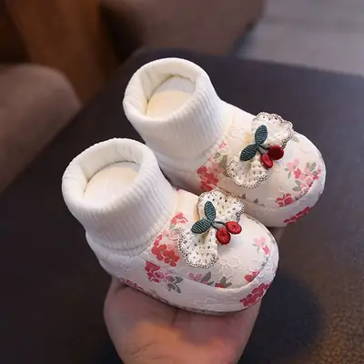 Baby Shoes Prevent Falling 3-6-December Newborn Shoes Baby Soft-soled Cloth Shoes Handmade in Spring and Autumn