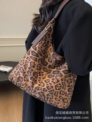 Women Retro Black Shoulder Bag 2024 Autumn Winter