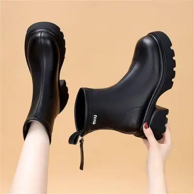 Women's Black Leather Zipper Boots with Chunky Heel