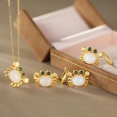 Gold Crab Jewelry Set with Emerald Stones