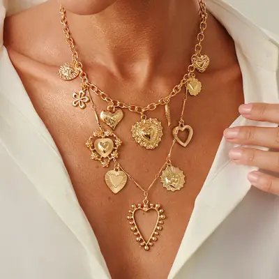 European American Heart Pendant Necklace with Peach Clavicle Design