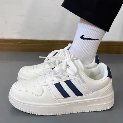 Women White Thick Sole Sports Shoes 2025