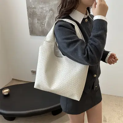 Women's Retro Style Shoulder Bag 2025 New Hot Style